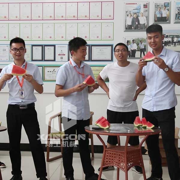 壓路機生產(chǎn)廠(chǎng)家