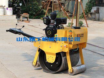 小型振動(dòng)壓路機相對于靜作用壓路機的性能優(yōu)勢