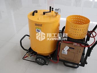 瀝青灌縫機廠(chǎng)家迎合路面養護需求，適應市場(chǎng)變化
