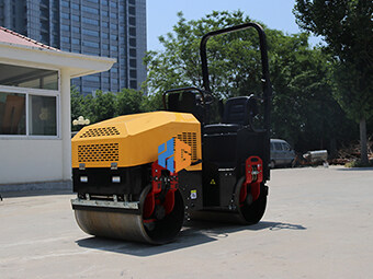 小型壓路機都有哪些特點(diǎn)呢？