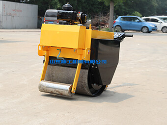 振動(dòng)小型壓路機的工作速度的影響因素