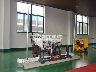 快看！你不知道的手扶混凝土攤鋪機施工優(yōu)勢