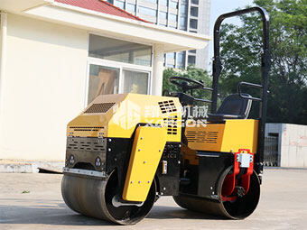 小型振動(dòng)雙輪壓路機磨合期的重要性