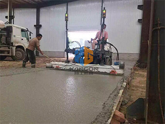 激光整平機物流廠(chǎng)房地坪施工現場(chǎng)