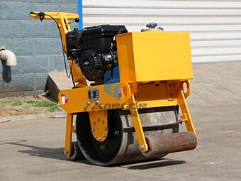 適合公路養護的小型壓路機真的挺不錯！