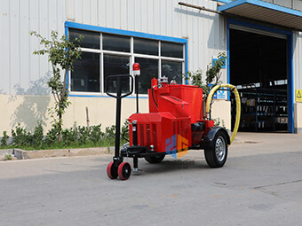 馬路瀝青灌縫機廠(chǎng)家有話(huà)說(shuō)，選對設備不迷茫！