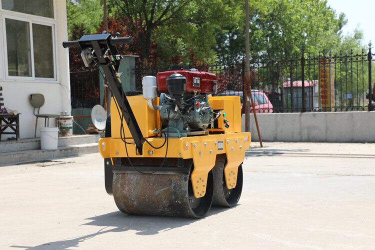 為什么小型壓路機會(huì )漏油？該如何解決？