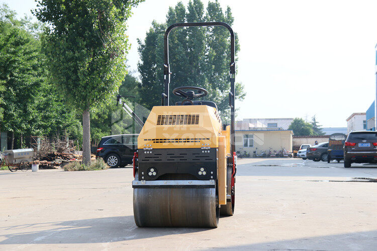 購買(mǎi)小壓路機如何檢查壓路機液壓系統好壞