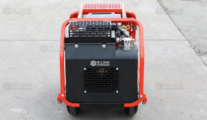 液壓動(dòng)力站自帶散熱器，可持久工作