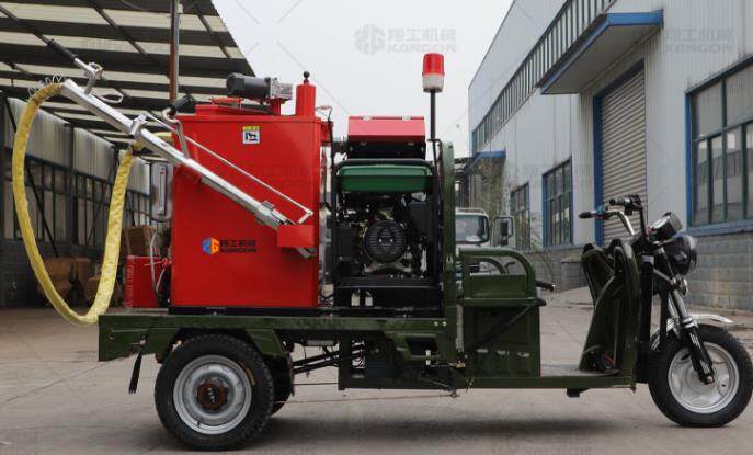 瀝青灌縫機裂縫修補，橫向縱向都可以