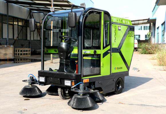 電動(dòng)掃地車(chē)挑花眼了？看這里